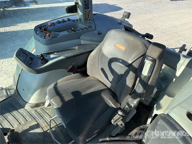 Valtra S353 4WD Tractor Трактори