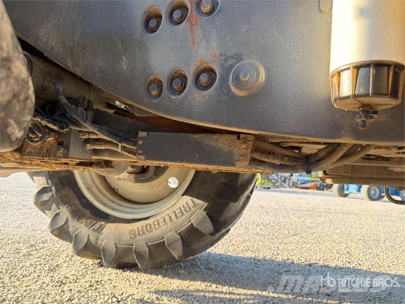 Valtra S353 4WD Tractor Трактори
