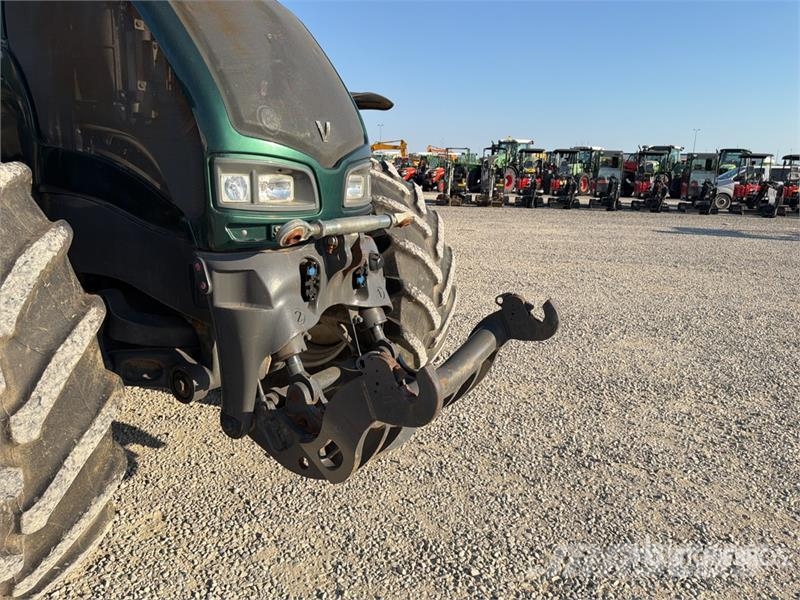 Valtra S353 4WD Tractor Трактори
