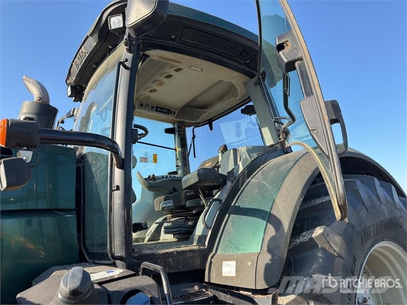 Valtra S353 4WD Tractor Трактори
