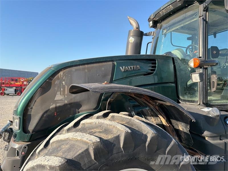 Valtra S353 4WD Tractor Трактори