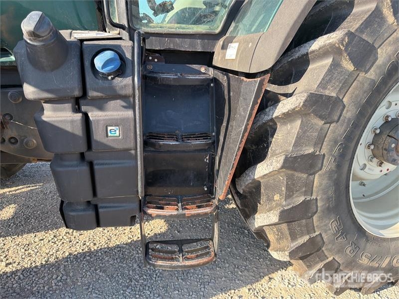 Valtra S353 4WD Tractor Трактори