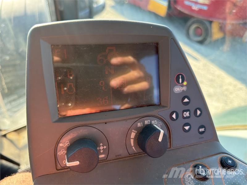 Valtra S353 4WD Tractor Трактори