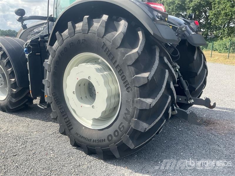 Valtra S354 SmartTouch MR19 4WD Tractor 트랙터