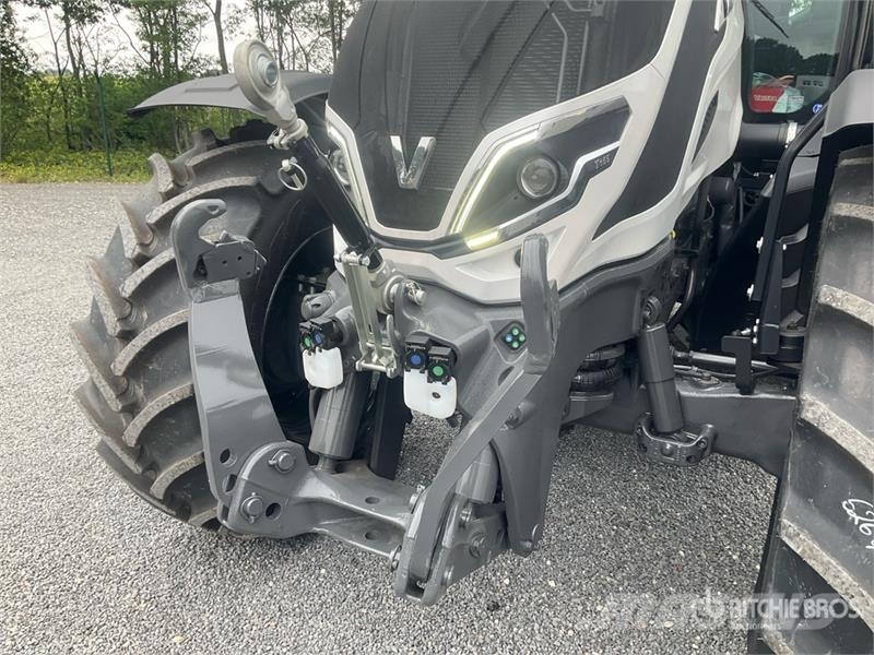 Valtra T155 A 4WD Tractor (Unused) 트랙터