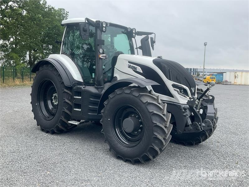 Valtra T155 A 4WD Tractor (Unused) 트랙터