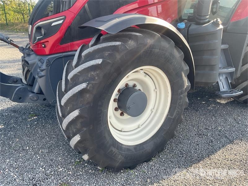 Valtra T194 H 4WD Tractor Traktorit