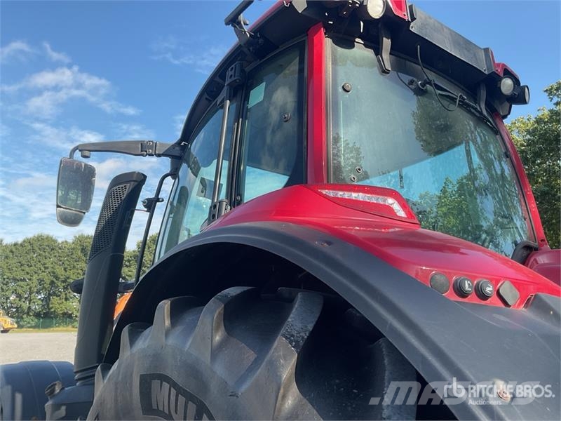 Valtra T194 H 4WD Tractor Traktorit