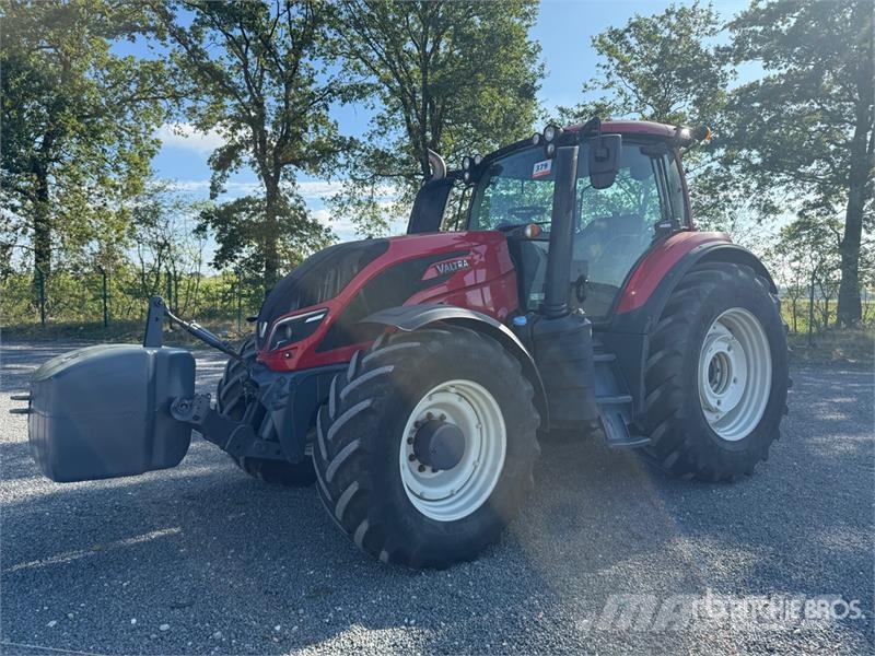Valtra T194 H 4WD Tractor Traktorit