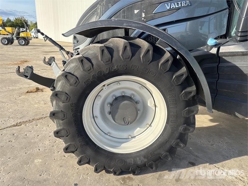 Valtra T214 Direct 4x4 Tracteur Agricole 4WD Tractor Tractores
