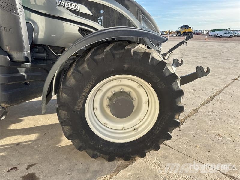Valtra T214 Direct 4x4 Tracteur Agricole 4WD Tractor Tractores