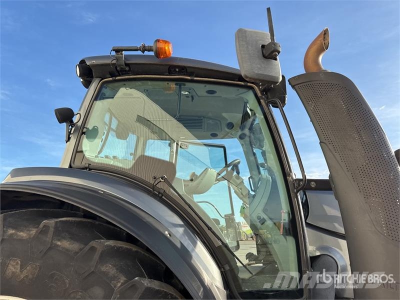Valtra T214 Direct 4x4 Tracteur Agricole 4WD Tractor Tractores