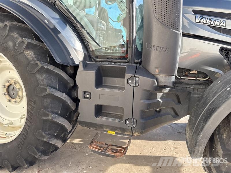 Valtra T214 Direct 4x4 Tracteur Agricole 4WD Tractor Tractores
