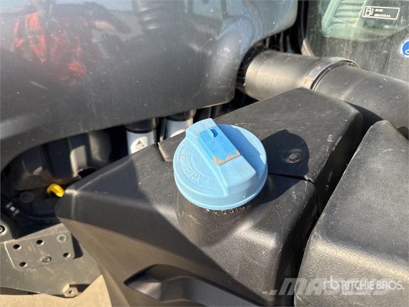Valtra T214 Direct 4x4 Tracteur Agricole 4WD Tractor Tractores