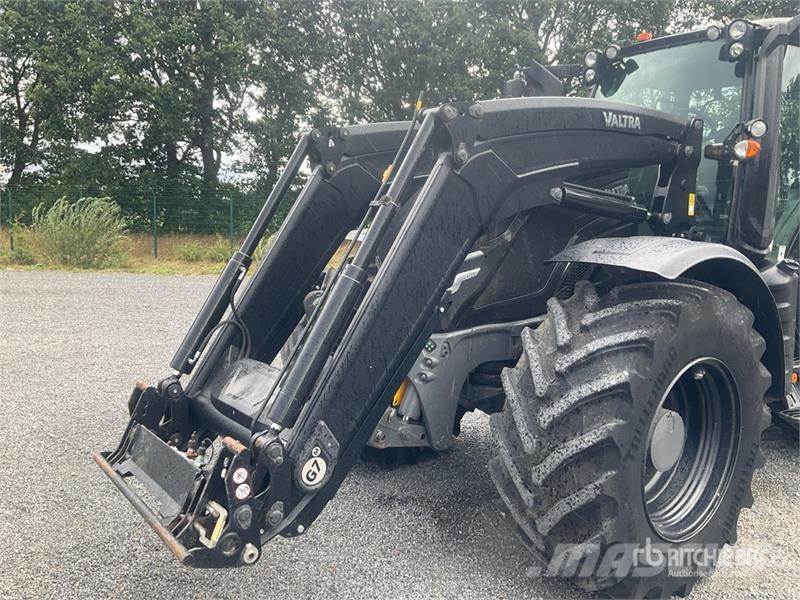 Valtra T235 Direct 4WD Tractor 트랙터