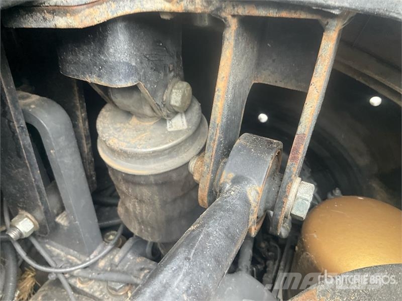 Valtra T235 Direct 4WD Tractor 트랙터