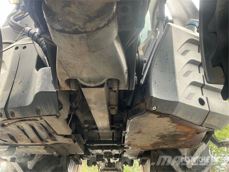 Valtra T235 Direct 4WD Tractor 트랙터