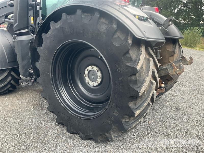 Valtra T235 Direct 4WD Tractor 트랙터
