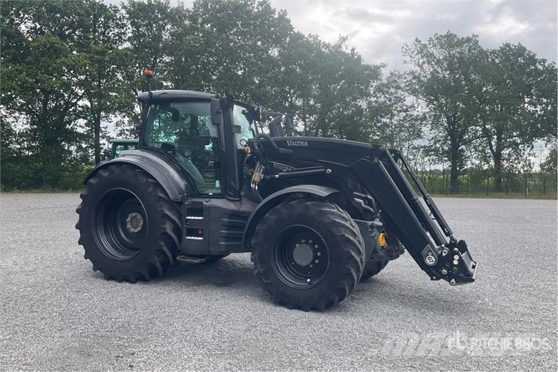 Valtra T235 Direct 4WD Tractor 트랙터