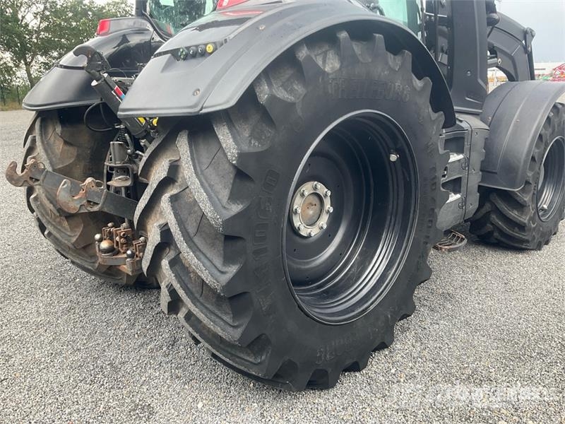 Valtra T235 Direct 4WD Tractor 트랙터