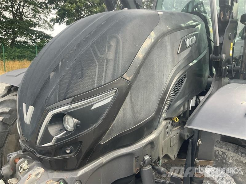 Valtra T254 Versu 4WD Tractor Traktori