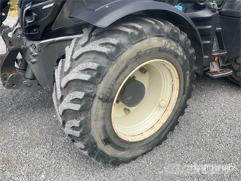 Valtra T254 Versu 4WD Tractor Traktori