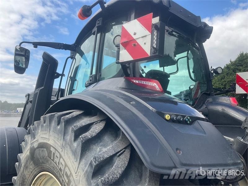 Valtra T254 Versu 4WD Tractor Traktori