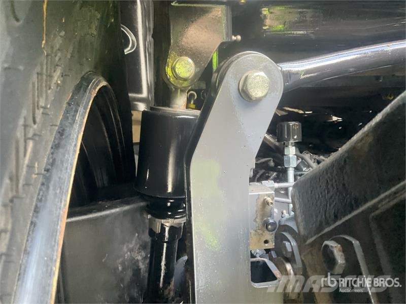 Valtra T255 Versu 4WD Tractor Traktori