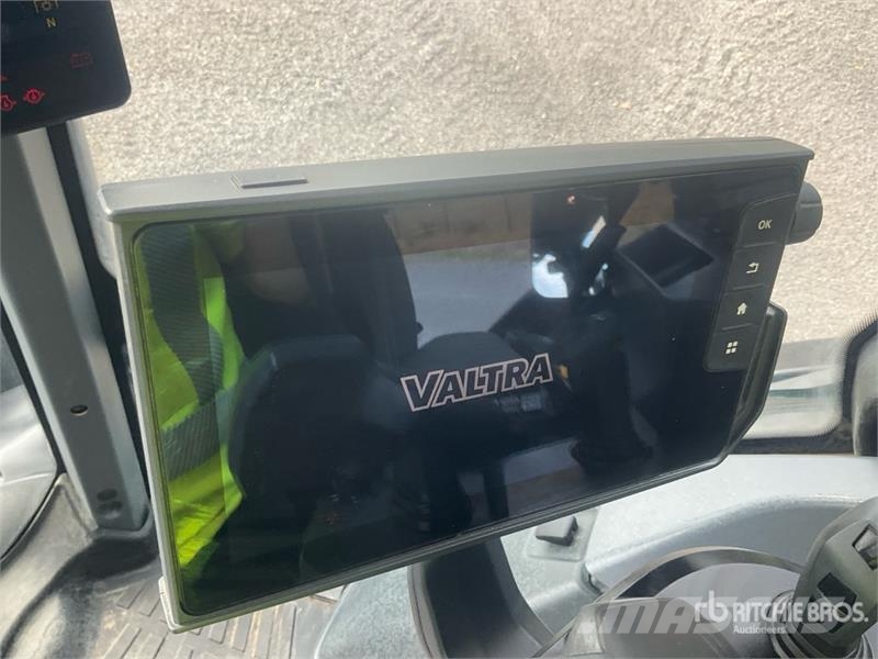 Valtra T255 Versu 4WD Tractor Traktori