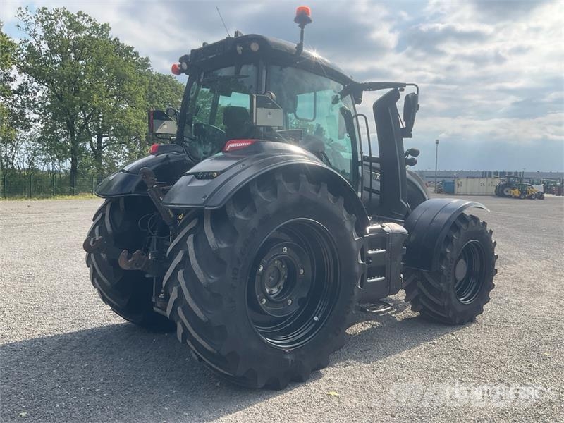 Valtra T255 Versu 4WD Tractor Traktori