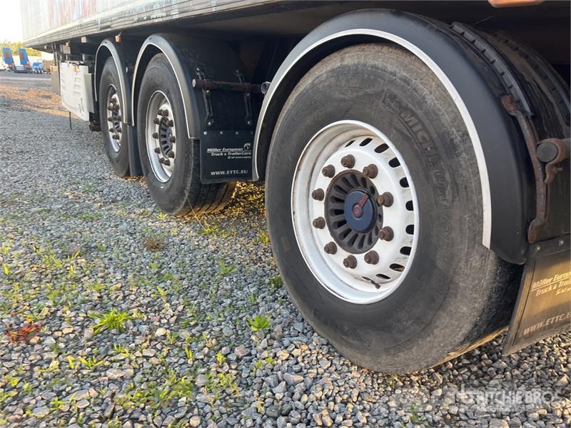 Van Eck Tri/A Refrigerated Trailer 冷凍冷蔵トレーラー