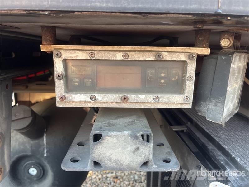 Van Eck Tri/A Refrigerated Trailer 冷凍冷蔵トレーラー