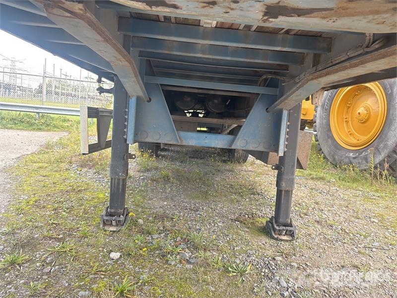 Van Hool 3B2022 Tri/A 3.5" Kingpin Heavy-duty Flatbed Trail Madelhaagised