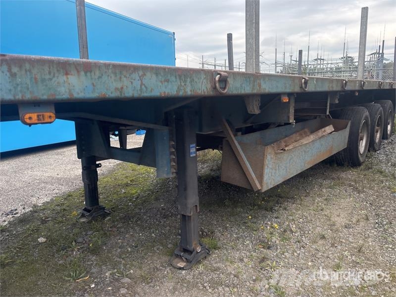 Van Hool 3B2022 Tri/A 3.5" Kingpin Heavy-duty Flatbed Trail Madelhaagised