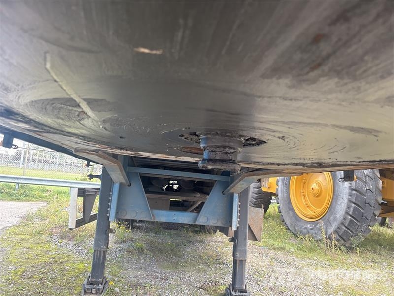 Van Hool 3B2022 Tri/A 3.5" Kingpin Heavy-duty Flatbed Trail Madelhaagised