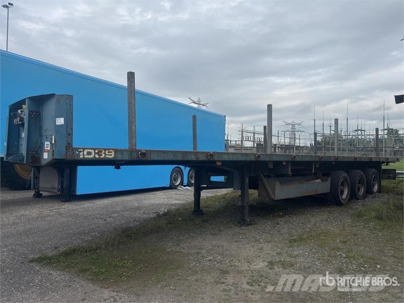Van Hool 3B2022 Tri/A 3.5" Kingpin Heavy-duty Flatbed Trail Madelhaagised