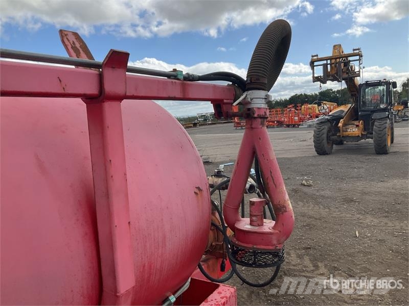  Vapo PSPU-4000 S/A Tanker Trailer Прицепы-цистерны