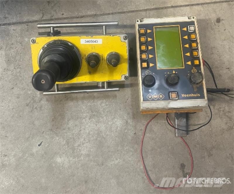 Veenhuis SP25000 30 m Liquid 6x6 Remote Control; With 30m V Διασκορπιστές κοπριάς