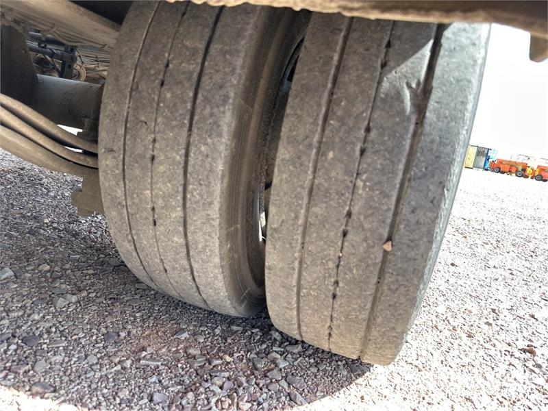 Verem VPE3S42N Tri/A Tri/A Semi-Remorque Porte Engin 3 E Nizki nakladalci