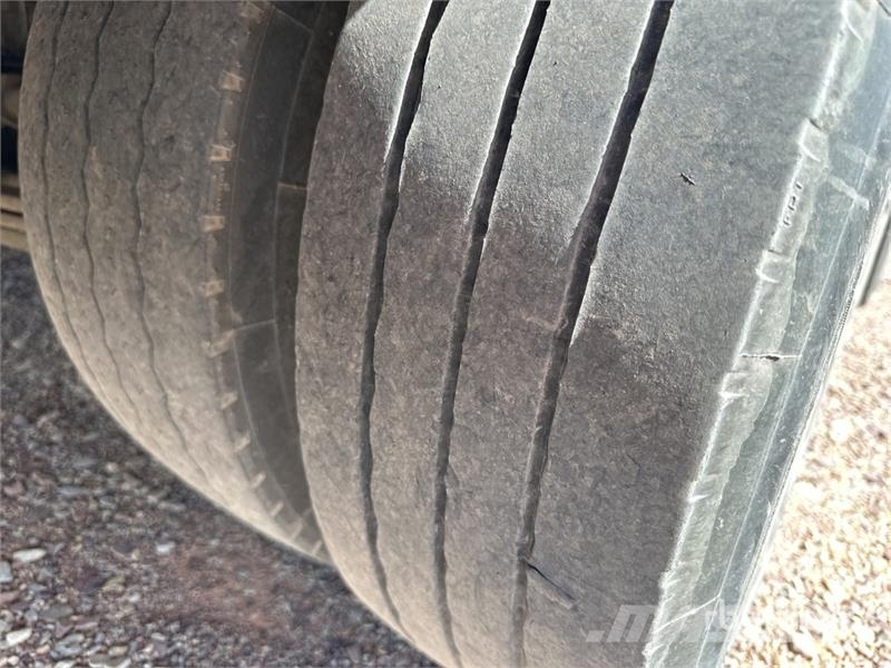 Verem VPE3S42N Tri/A Tri/A Semi-Remorque Porte Engin 3 E Nizki nakladalci
