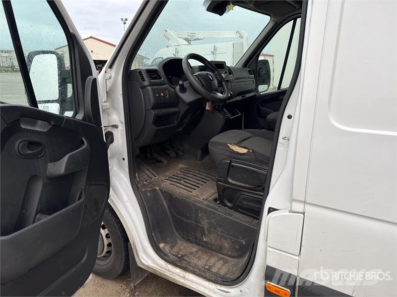 VERSALIFT ETL 32 125 10.5 m on Renault Trucks Master Camion  Truck mounted platforms