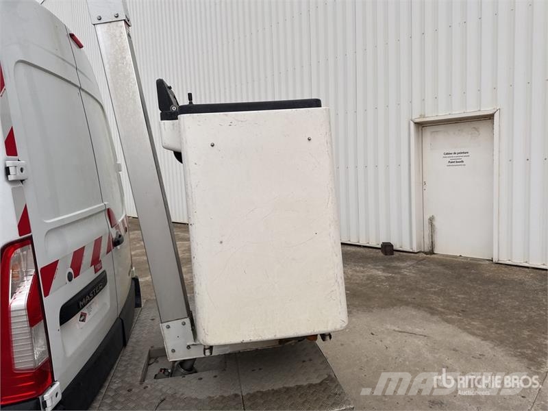 VERSALIFT ETL 32 125 10.5 m on Renault Trucks Master Camion  Truck mounted platforms