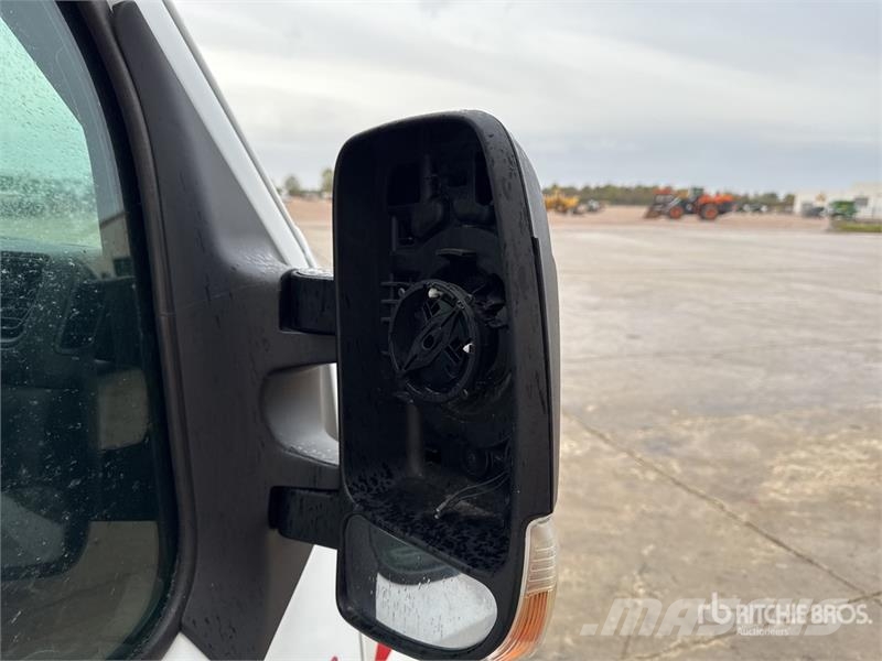 VERSALIFT ETL 32 125 10.5 m on Renault Trucks Master Camion  Truck mounted platforms