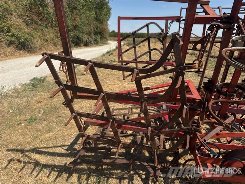 Vibroculteur Porte 5.4 m 3-Point Cultivator Cultivatoare