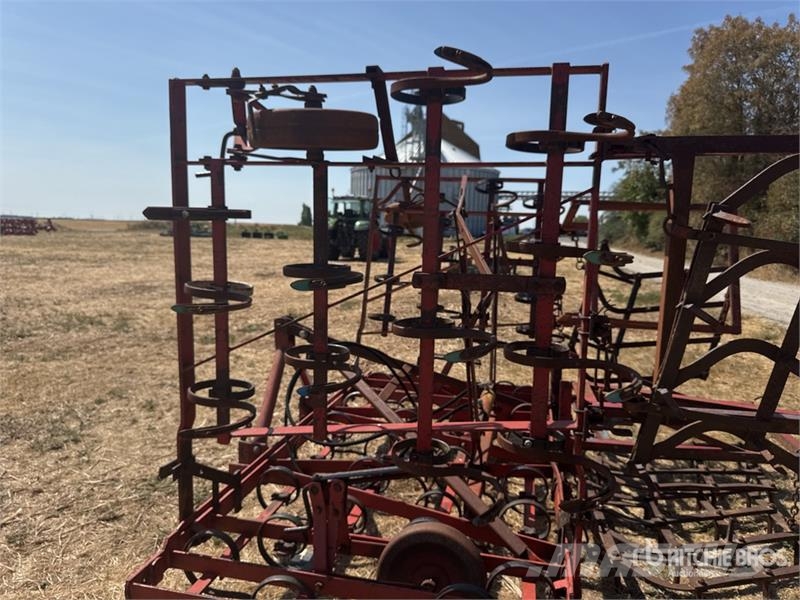 Vibroculteur Porte 5.4 m 3-Point Cultivator Cultivatoare