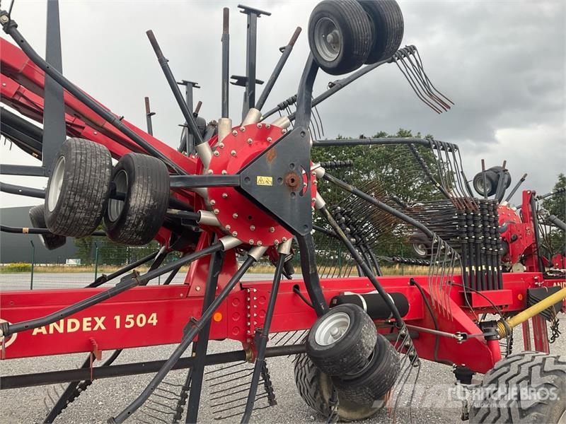 Vicon Andex 1504 15 m 4 Rotor Hay Rake テッダー・テッダーレーキ