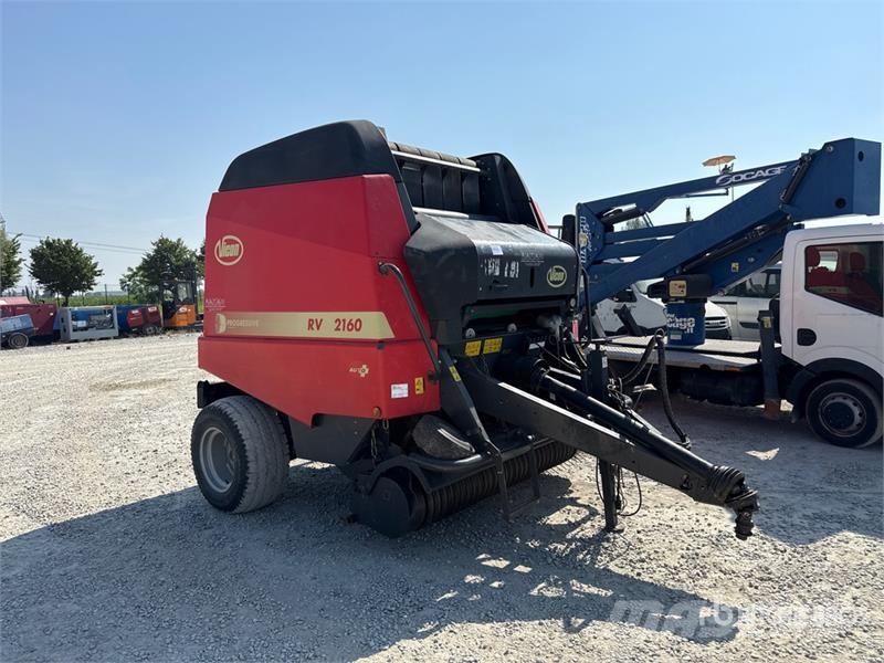 Vicon RV2160 Round Baler Round balers