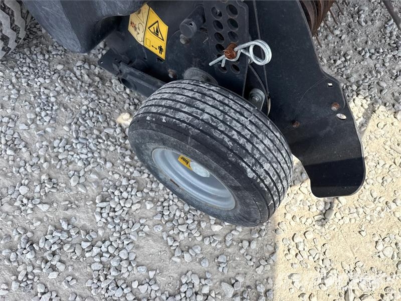 Vicon RV4118 Round Baler Round balers