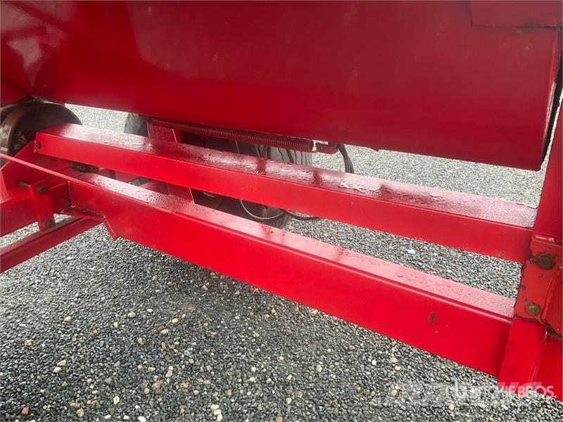 Vicon S/A Pull-Type Fertilizer Spreader Flüssigdüngerstreuer