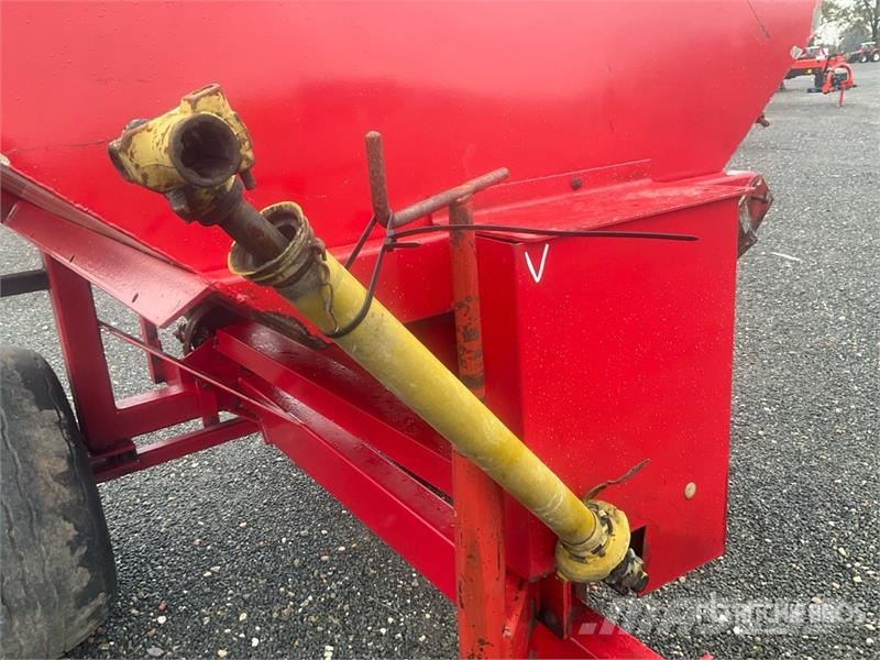 Vicon S/A Pull-Type Fertilizer Spreader Flüssigdüngerstreuer
